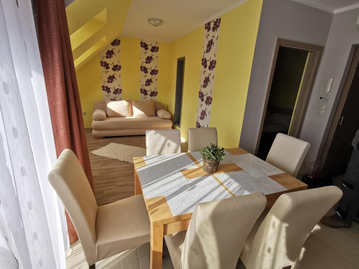 Sárvár Szabo Apartman מראה חיצוני תמונה