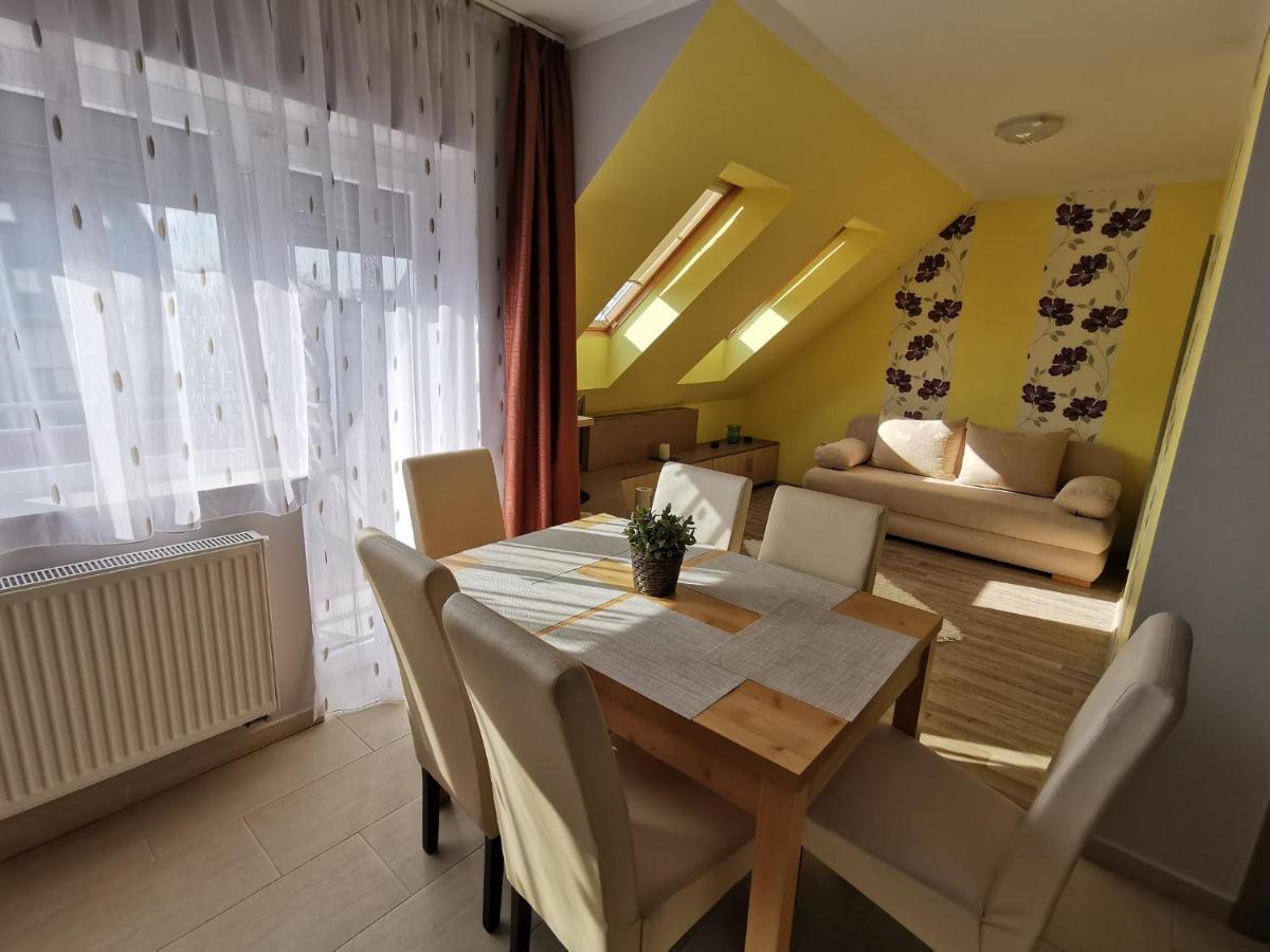 Sárvár Szabo Apartman מראה חיצוני תמונה