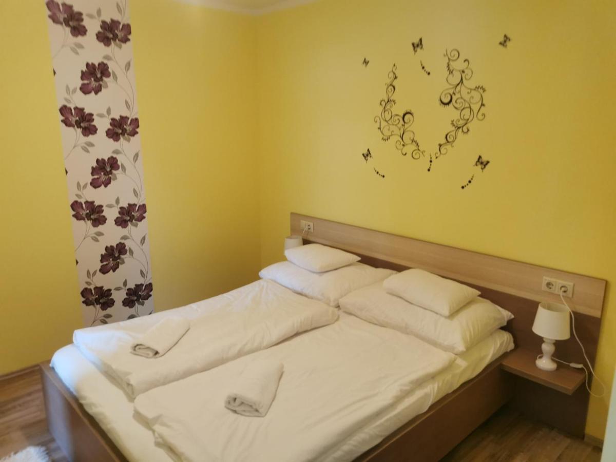 Sárvár Szabo Apartman מראה חיצוני תמונה