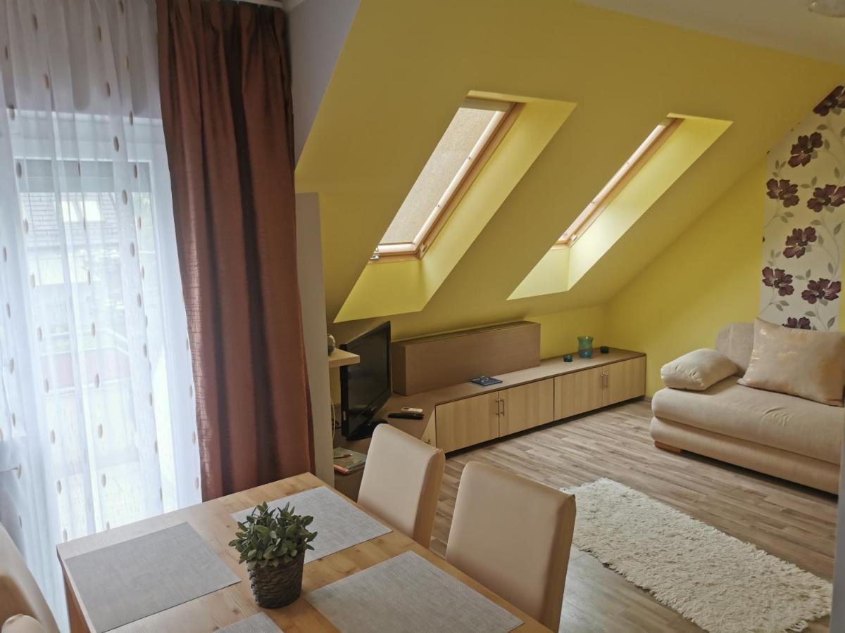 Sárvár Szabo Apartman מראה חיצוני תמונה